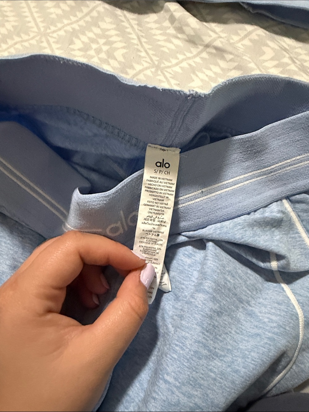 ALO Yoga Light Blue Seamless Sports Bra and High-Rise Leggings Set - Picture 2 of 3